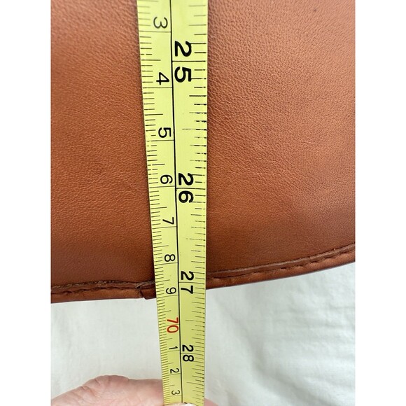 Vintage Hunt Club Tan Leather Crossbody Oval Handbag  w/gold Metal Hardware - Picture 8 of 10